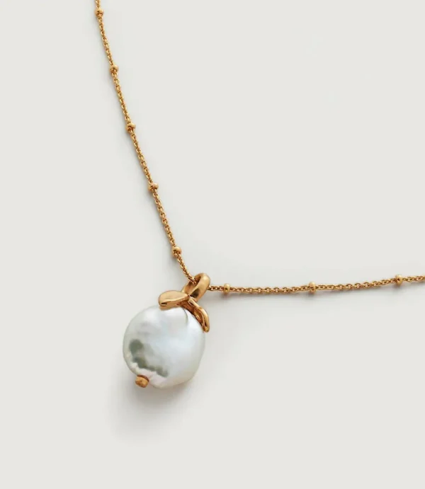 Gold chain necklace with baroque pearl pendant